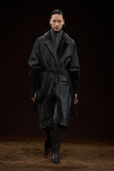 Look 29